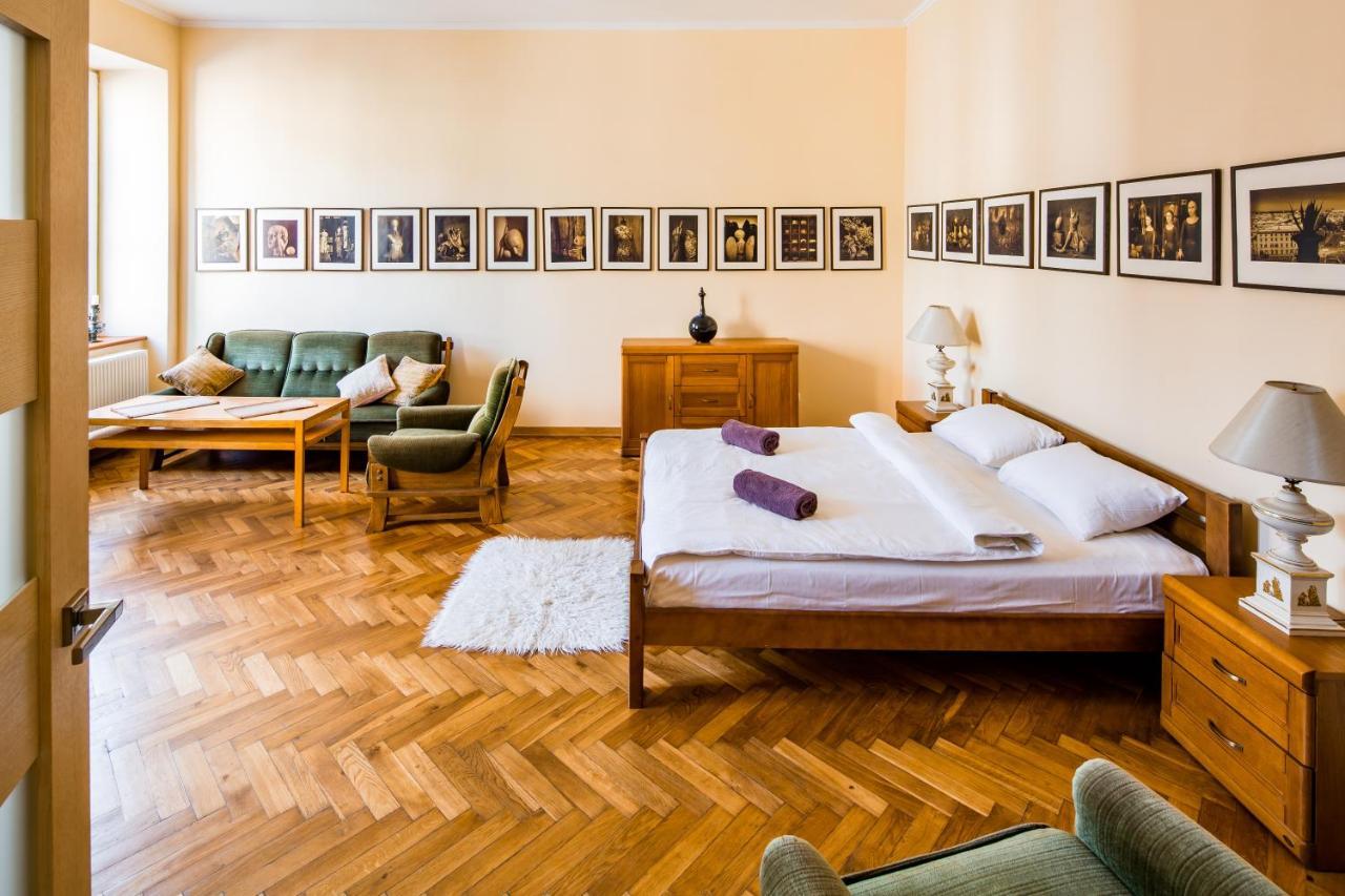 リヴィウRomari Ставропігійськаアパートメント エクステリア 写真
